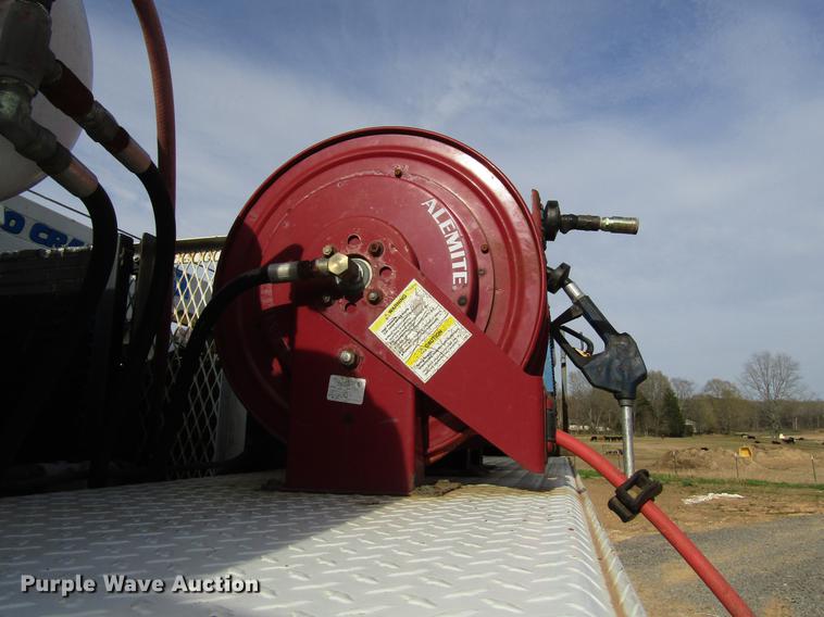 image for item FJ9635 1998 International 4700 service truck with crane