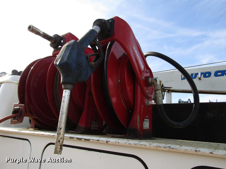 image for item FJ9635 1998 International 4700 service truck with crane