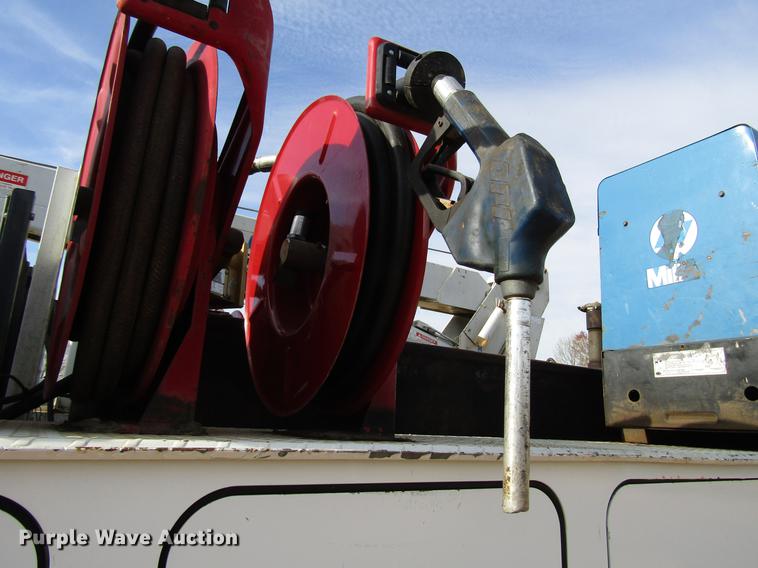 image for item FJ9635 1998 International 4700 service truck with crane