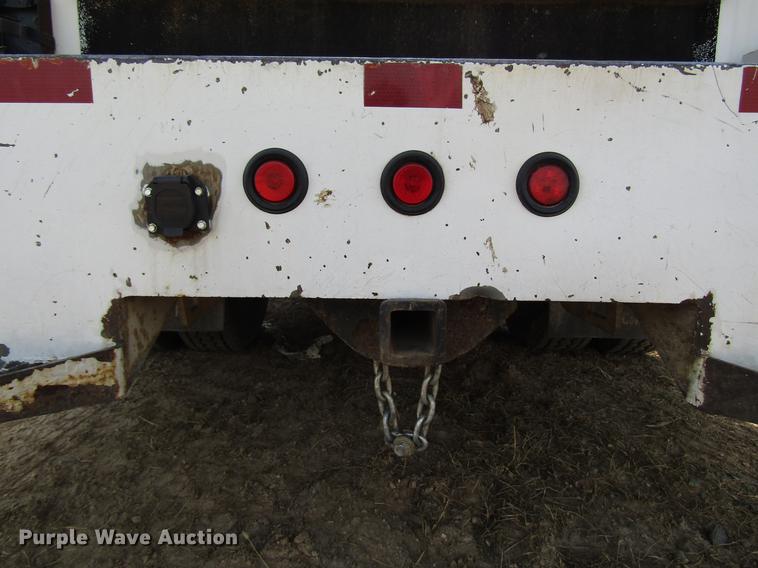 image for item FJ9635 1998 International 4700 service truck with crane