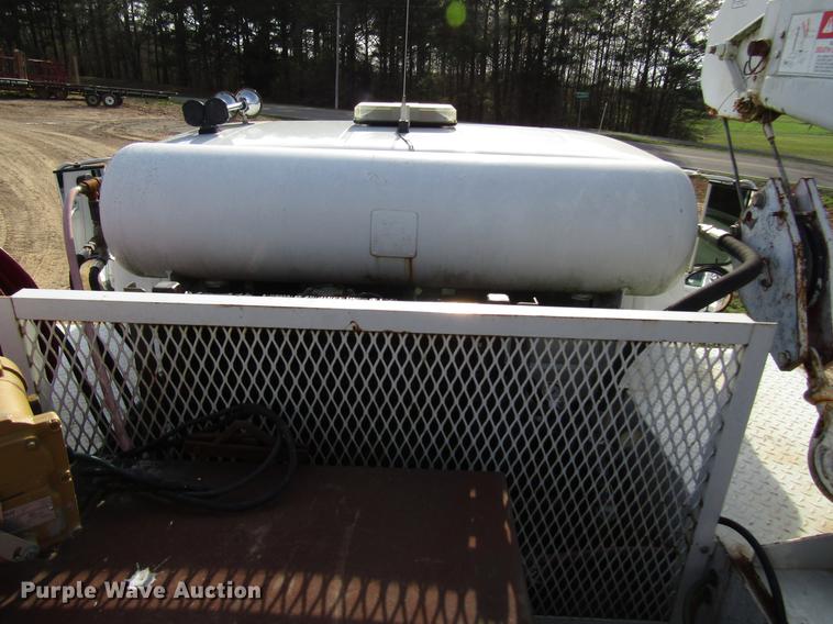 image for item FJ9635 1998 International 4700 service truck with crane