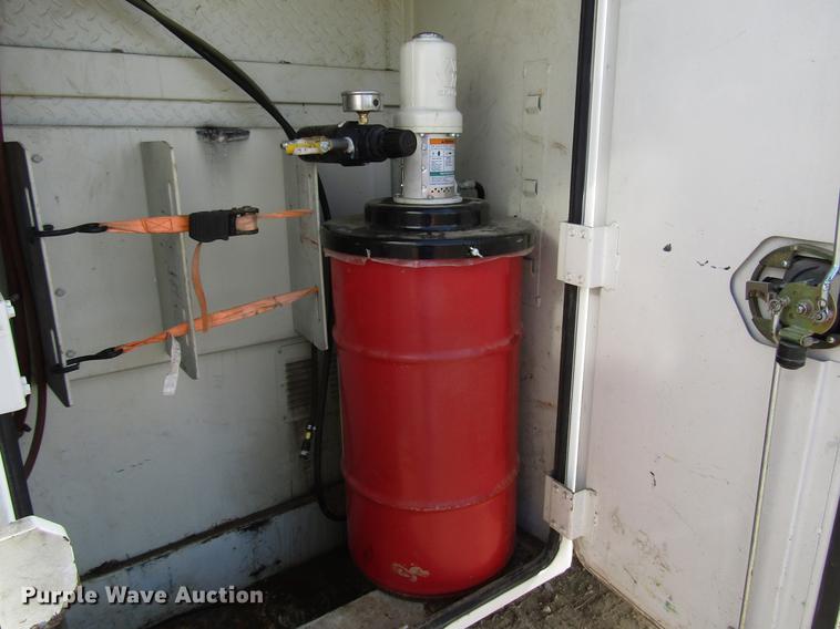 image for item FJ9635 1998 International 4700 service truck with crane