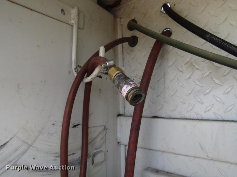 image for item FJ9635 1998 International 4700 service truck with crane