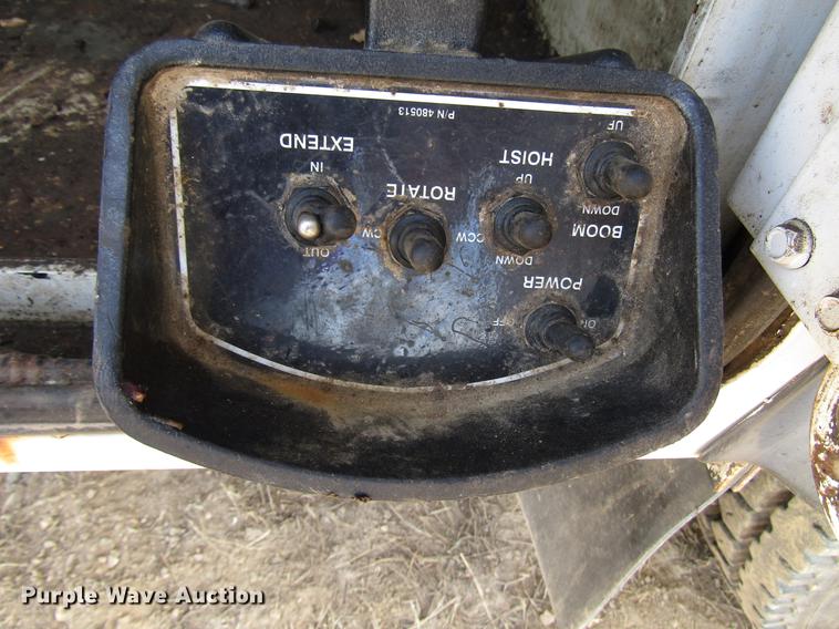 image for item FJ9635 1998 International 4700 service truck with crane