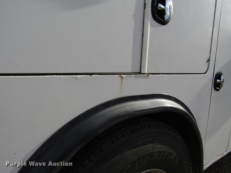 image for item FJ9635 1998 International 4700 service truck with crane