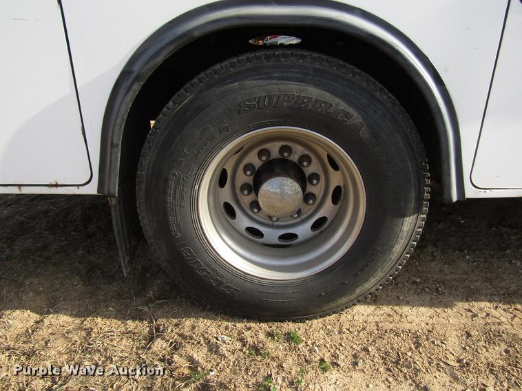 image for item FJ9635 1998 International 4700 service truck with crane