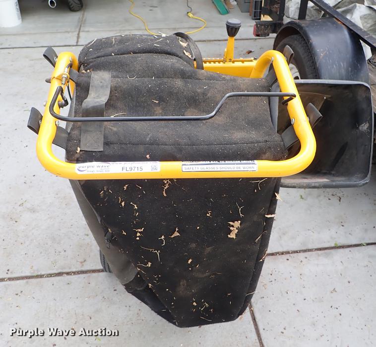 image for item FL9715 Cub Cadet CSV260 chipper/shredder/vacuum