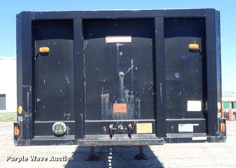 image for item FN9971 1980 Fruehauf flatbed trailer