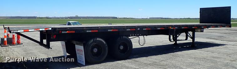 image for item FN9971 1980 Fruehauf flatbed trailer