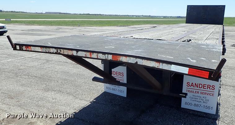 image for item FN9971 1980 Fruehauf flatbed trailer