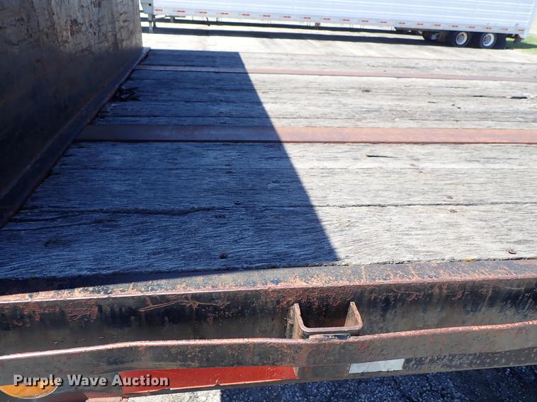 image for item FN9971 1980 Fruehauf flatbed trailer