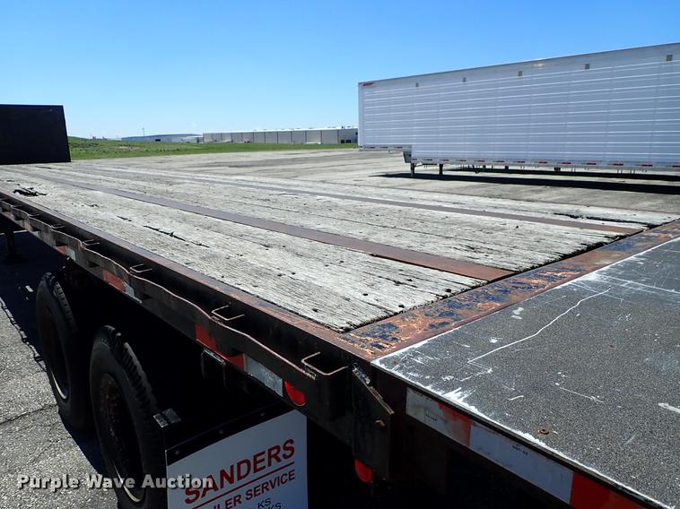 image for item FN9971 1980 Fruehauf flatbed trailer