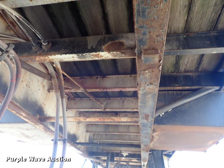 image for item FN9971 1980 Fruehauf flatbed trailer