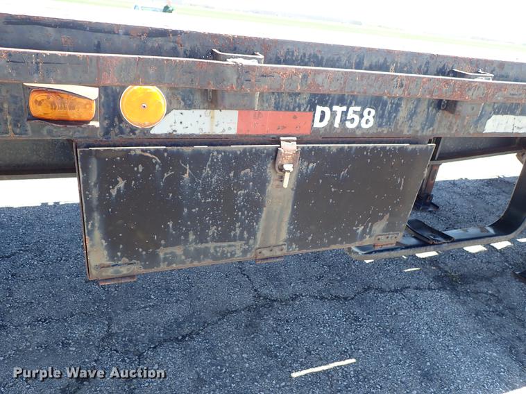 image for item FN9971 1980 Fruehauf flatbed trailer