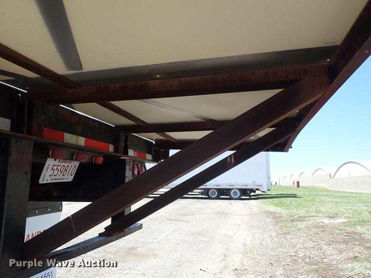 image for item FN9971 1980 Fruehauf flatbed trailer