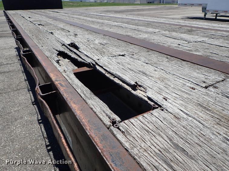 image for item FN9971 1980 Fruehauf flatbed trailer