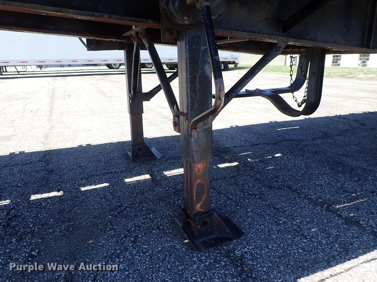 image for item FN9971 1980 Fruehauf flatbed trailer