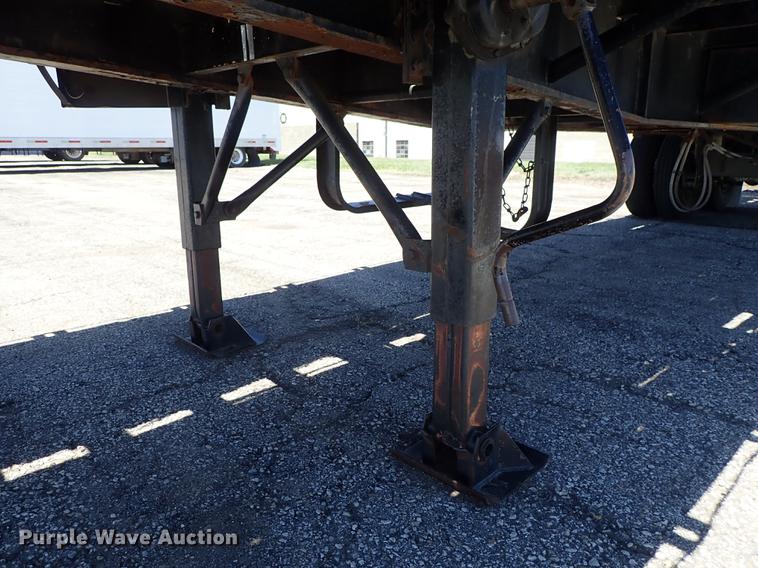 image for item FN9971 1980 Fruehauf flatbed trailer