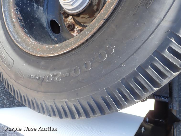 image for item FN9971 1980 Fruehauf flatbed trailer