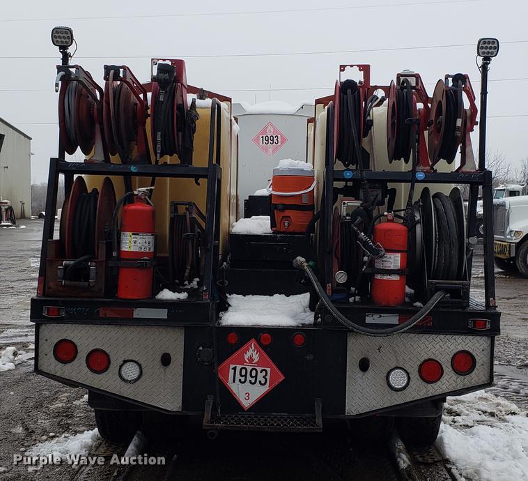 image for item AV9353 1995 Peterbilt 378 fuel truck