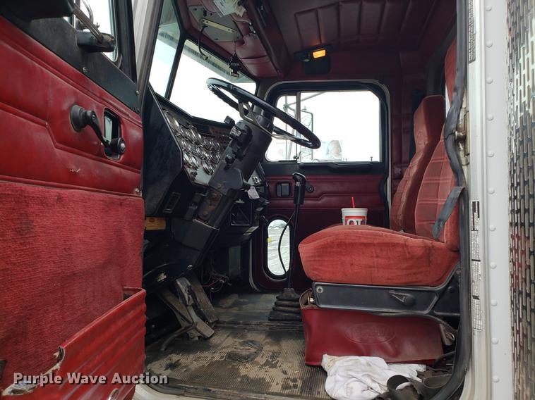 image for item AV9353 1995 Peterbilt 378 fuel truck