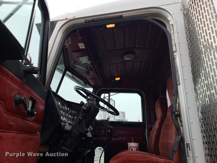 image for item AV9353 1995 Peterbilt 378 fuel truck