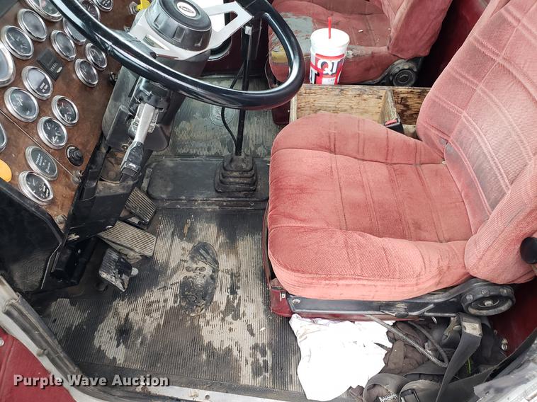 image for item AV9353 1995 Peterbilt 378 fuel truck