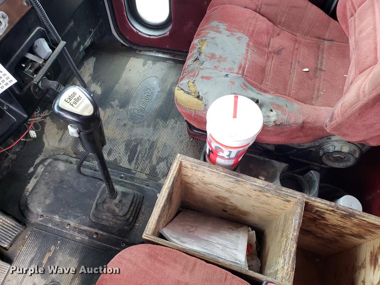 image for item AV9353 1995 Peterbilt 378 fuel truck