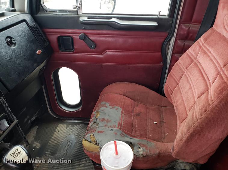 image for item AV9353 1995 Peterbilt 378 fuel truck