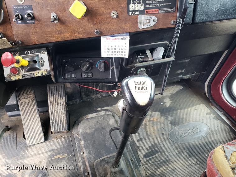 image for item AV9353 1995 Peterbilt 378 fuel truck