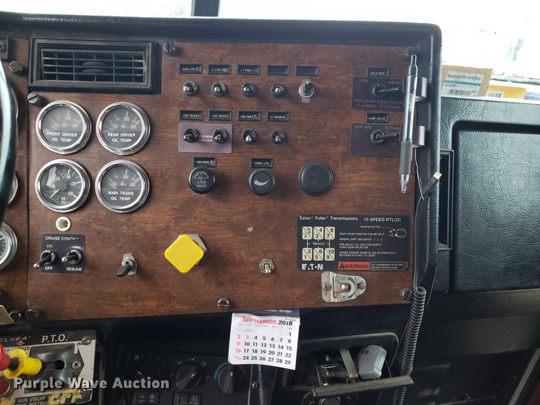 image for item AV9353 1995 Peterbilt 378 fuel truck