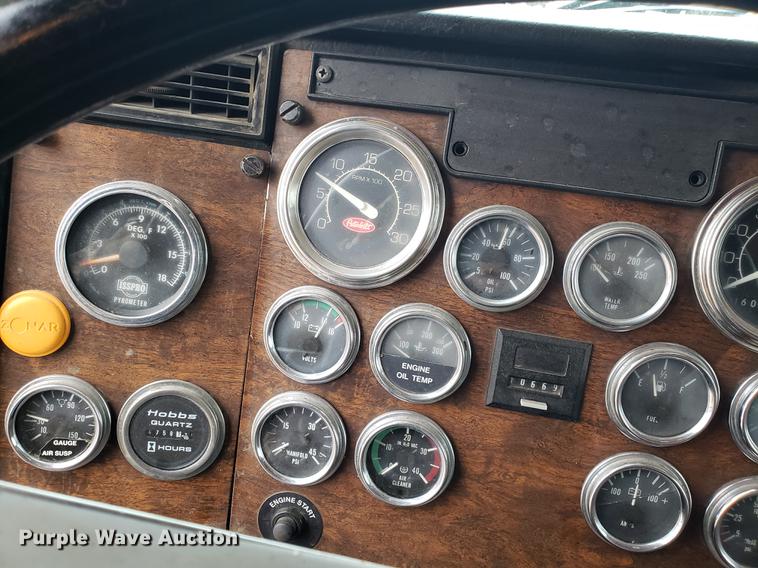 image for item AV9353 1995 Peterbilt 378 fuel truck