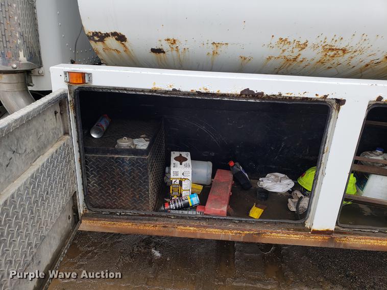 image for item AV9353 1995 Peterbilt 378 fuel truck