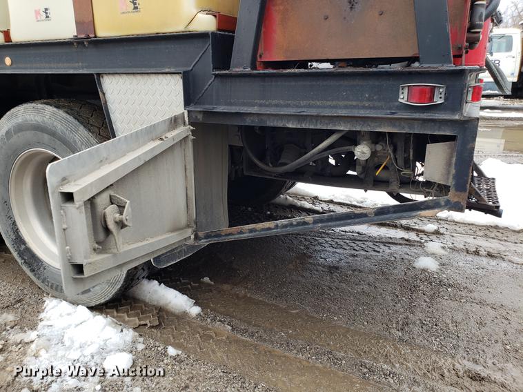 image for item AV9353 1995 Peterbilt 378 fuel truck