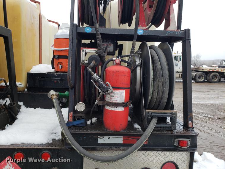 image for item AV9353 1995 Peterbilt 378 fuel truck