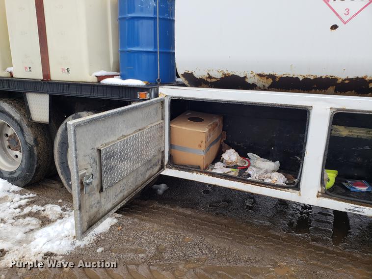 image for item AV9353 1995 Peterbilt 378 fuel truck