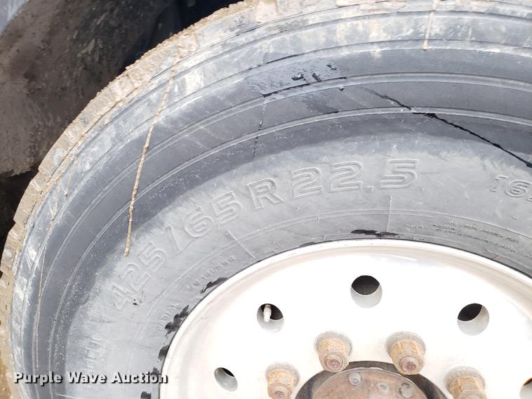 image for item AV9353 1995 Peterbilt 378 fuel truck