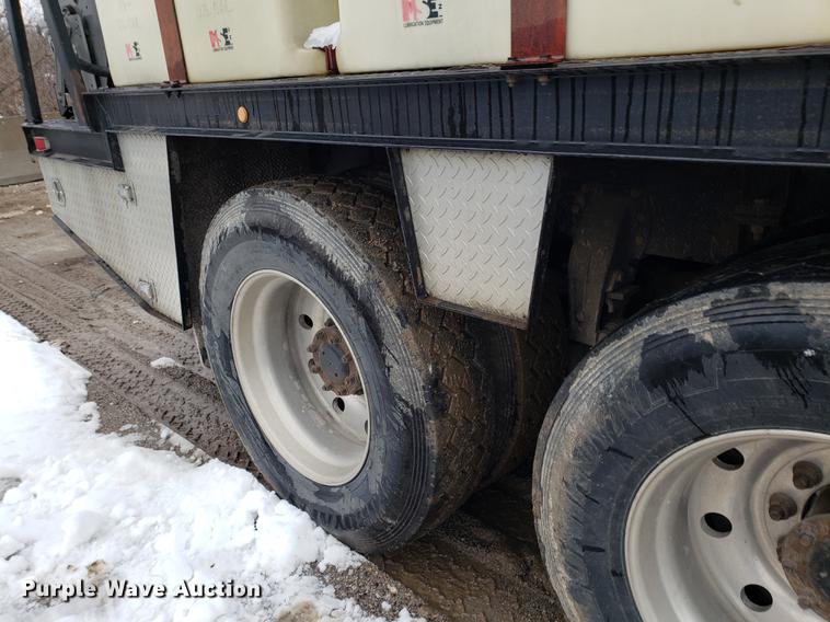 image for item AV9353 1995 Peterbilt 378 fuel truck