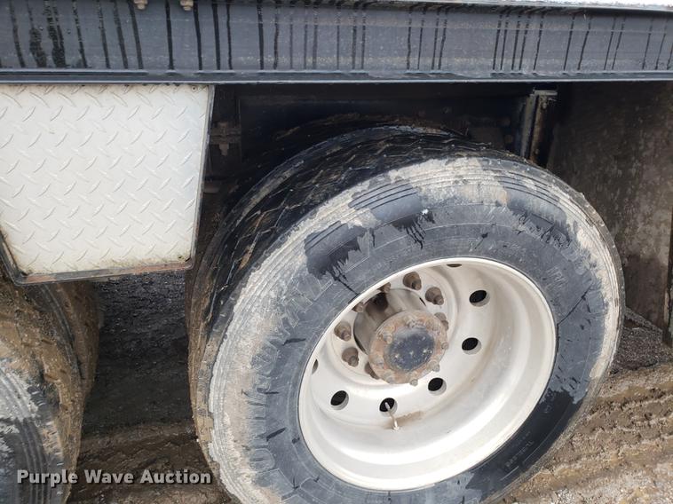 image for item AV9353 1995 Peterbilt 378 fuel truck