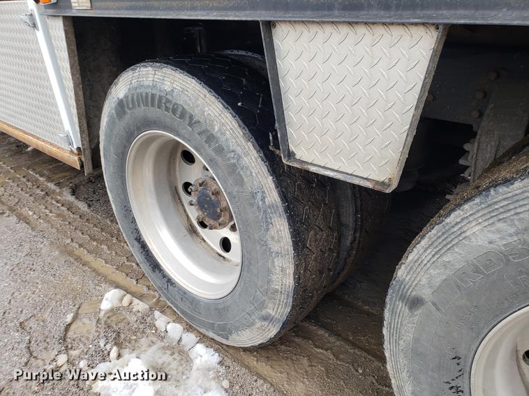 image for item AV9353 1995 Peterbilt 378 fuel truck