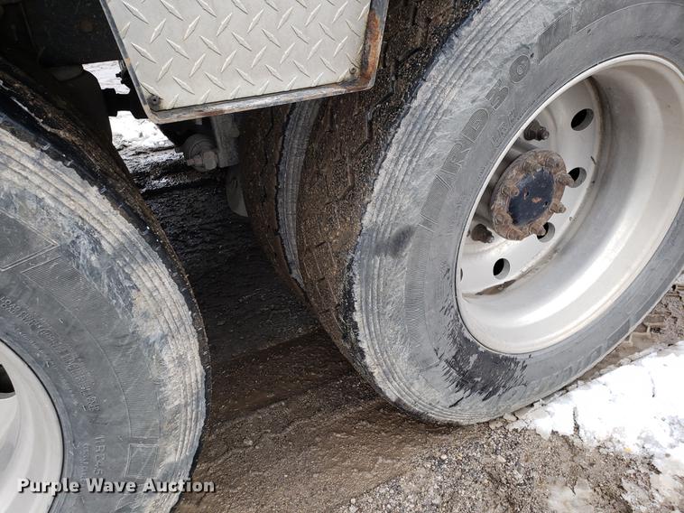 image for item AV9353 1995 Peterbilt 378 fuel truck