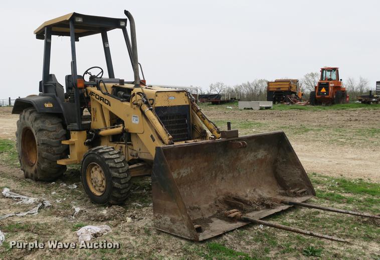 image for item DB8820 Ford 455D industrial loader tractor