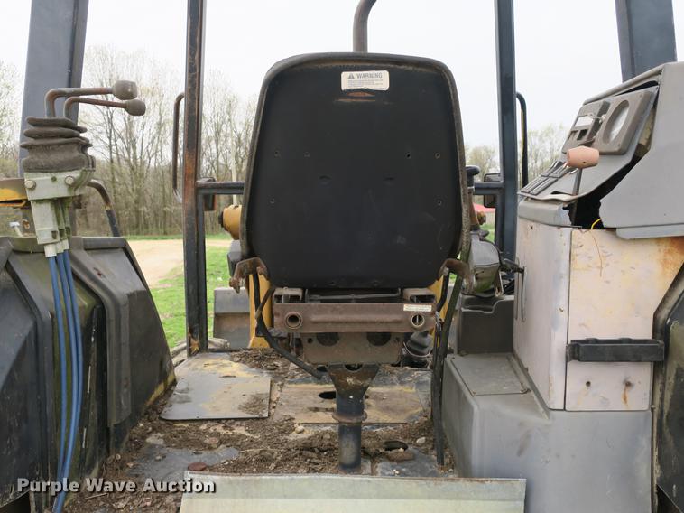 image for item DB8820 Ford 455D industrial loader tractor