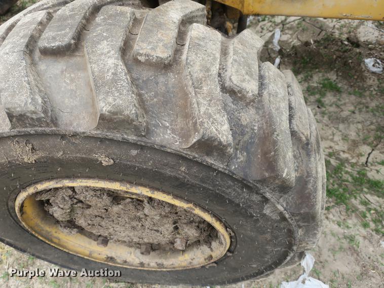 image for item DB8820 Ford 455D industrial loader tractor