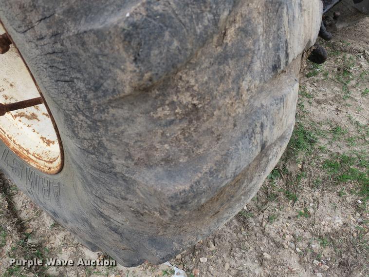 image for item DB8820 Ford 455D industrial loader tractor