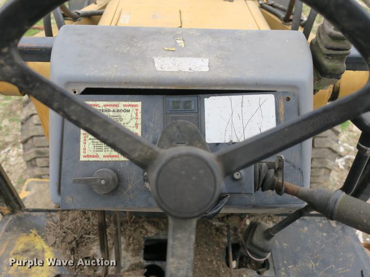 image for item DB8820 Ford 455D industrial loader tractor