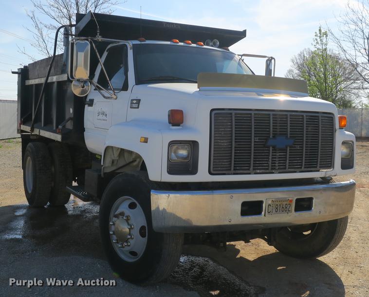 image for item DB8821 2002 Chevrolet C7500 dump truck