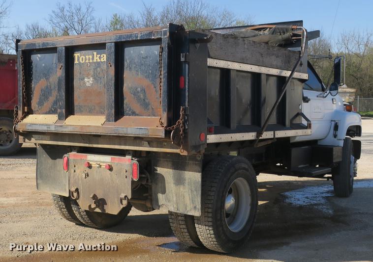 image for item DB8821 2002 Chevrolet C7500 dump truck