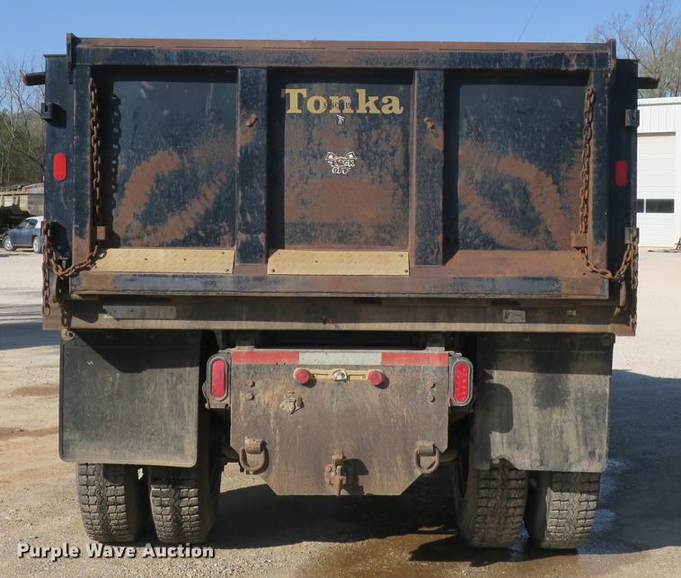 image for item DB8821 2002 Chevrolet C7500 dump truck