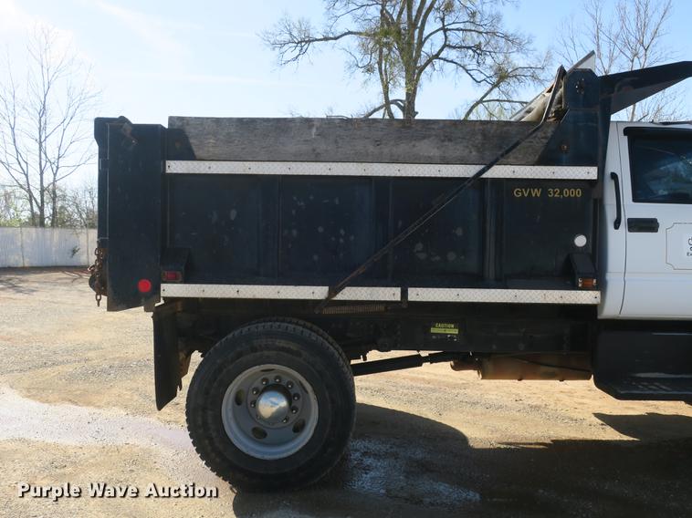 image for item DB8821 2002 Chevrolet C7500 dump truck